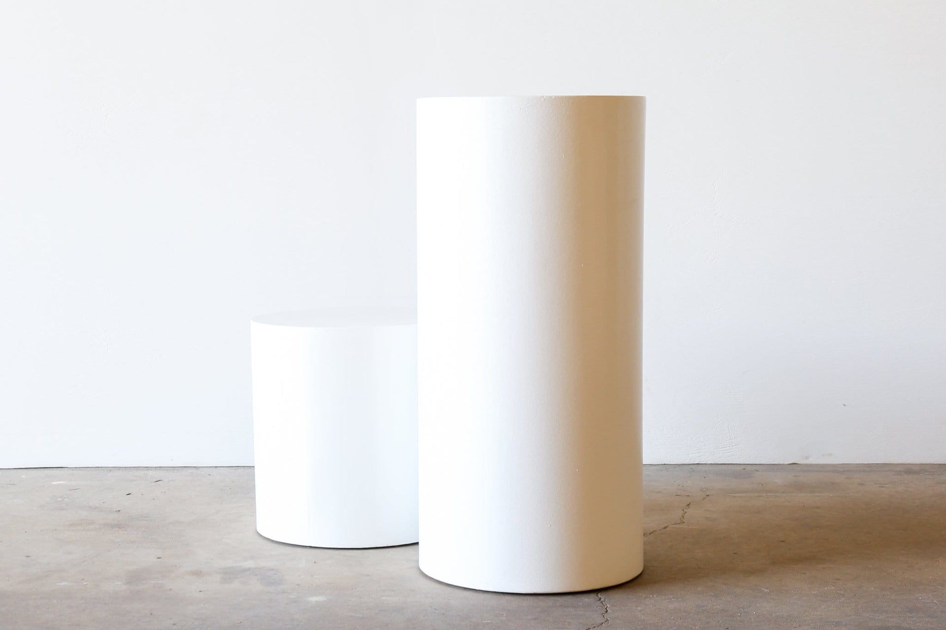 BK Plinth - ROUND WHITE 800mm H