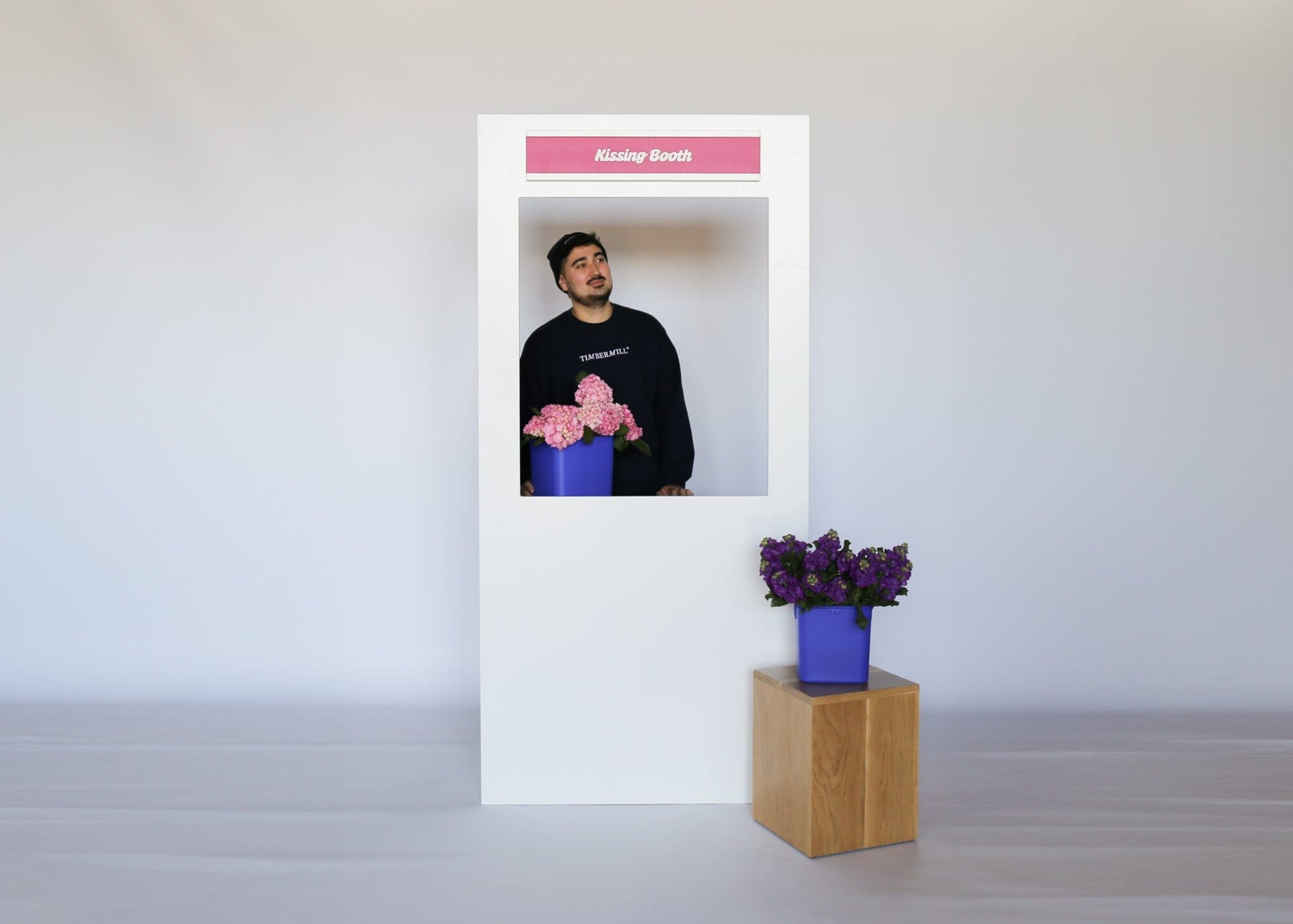 KISSING Booth (SOLID UNIT)