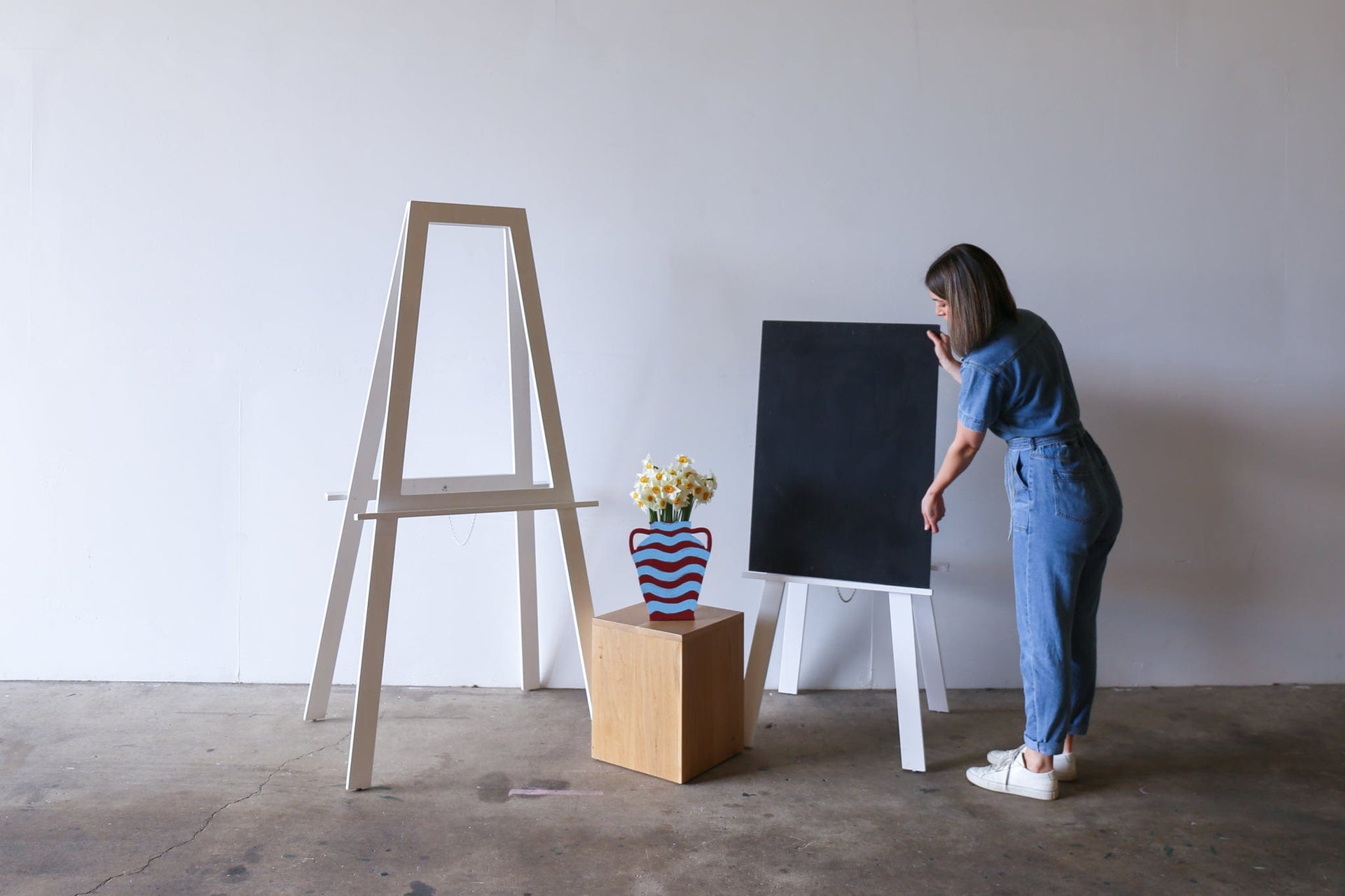 WHITE Easel Small