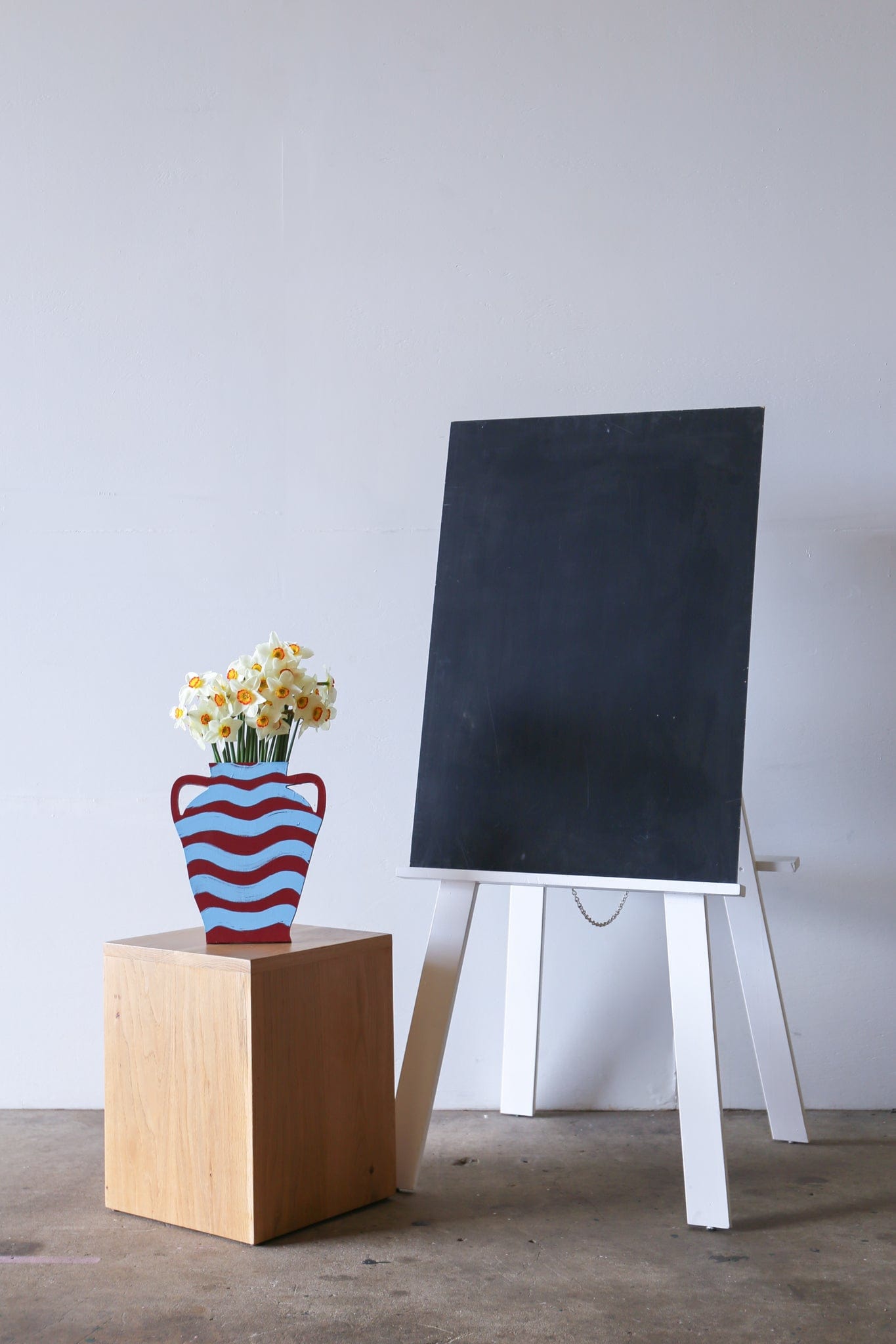 WHITE Easel Small