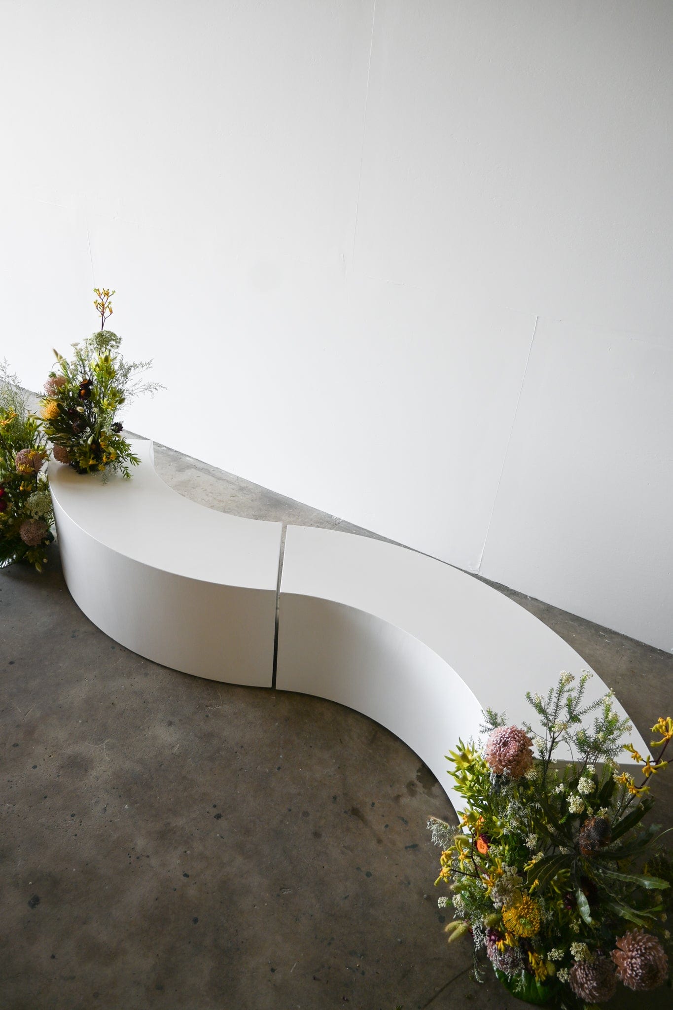 MR CURVED Plinth - WHITE 450mm H