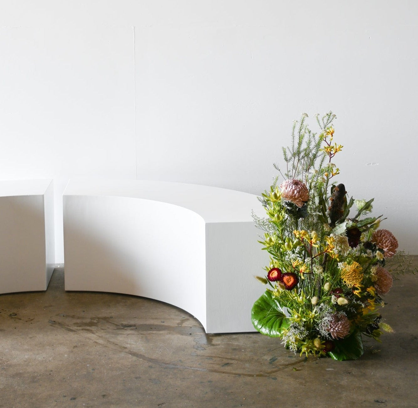 MR CURVED Plinth - WHITE 450mm H