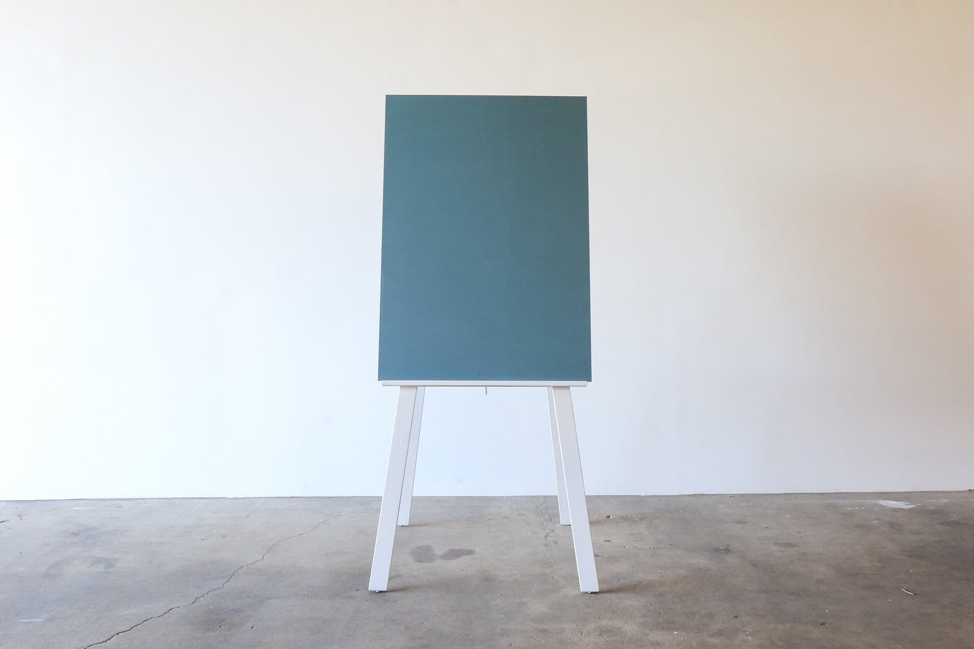 WHITE Easel Large