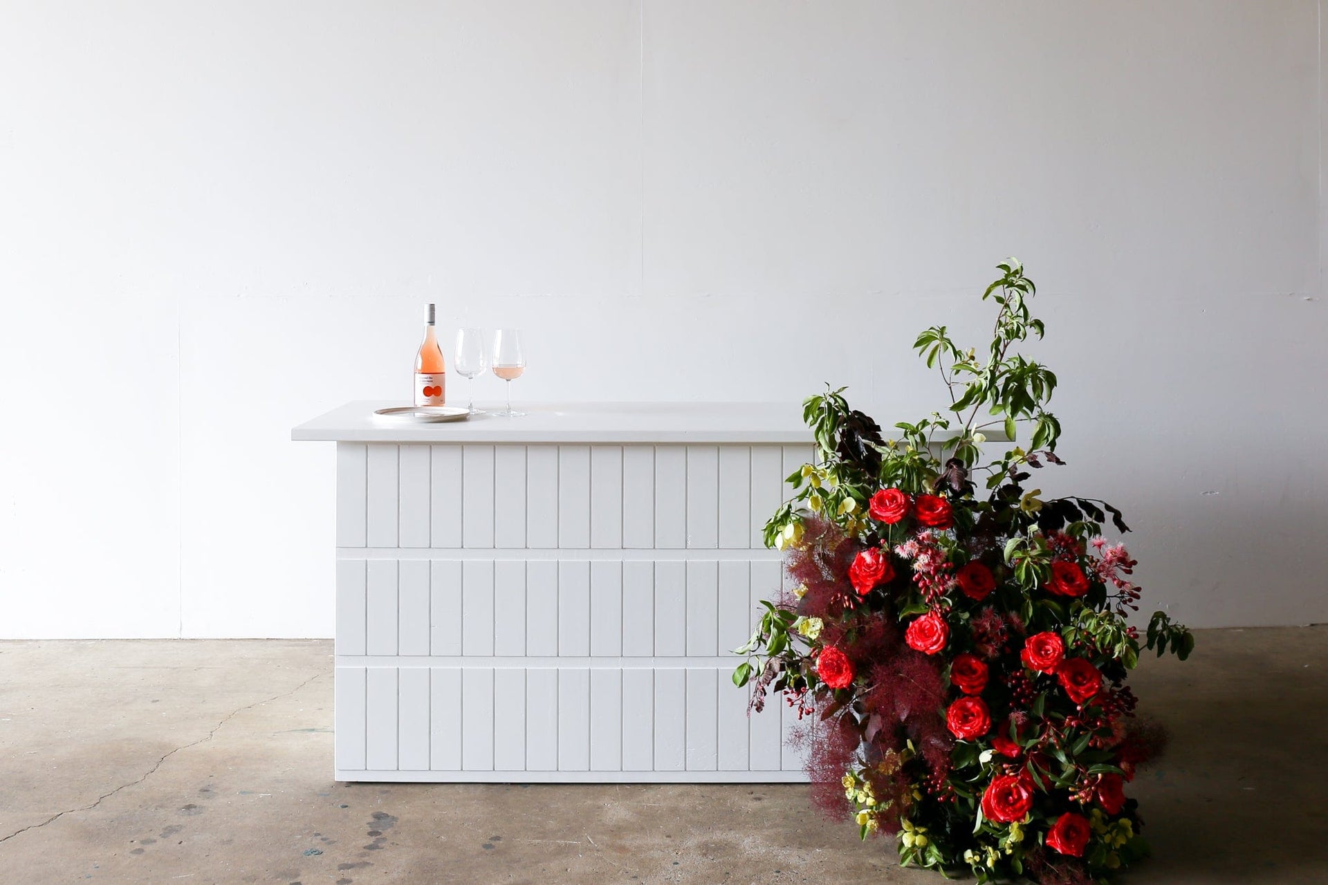 CLASSIC BLOCK BAR - WHITE (FLAT PACK)