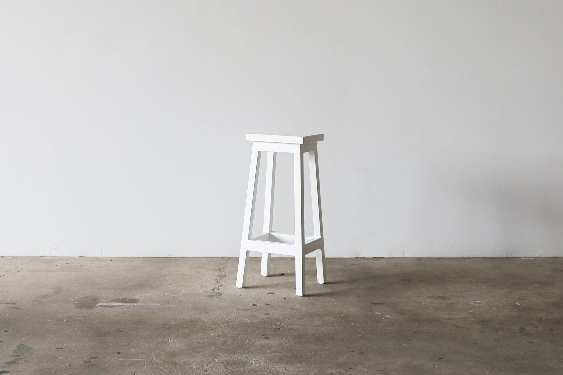 SHERBERT Stool - WHITE