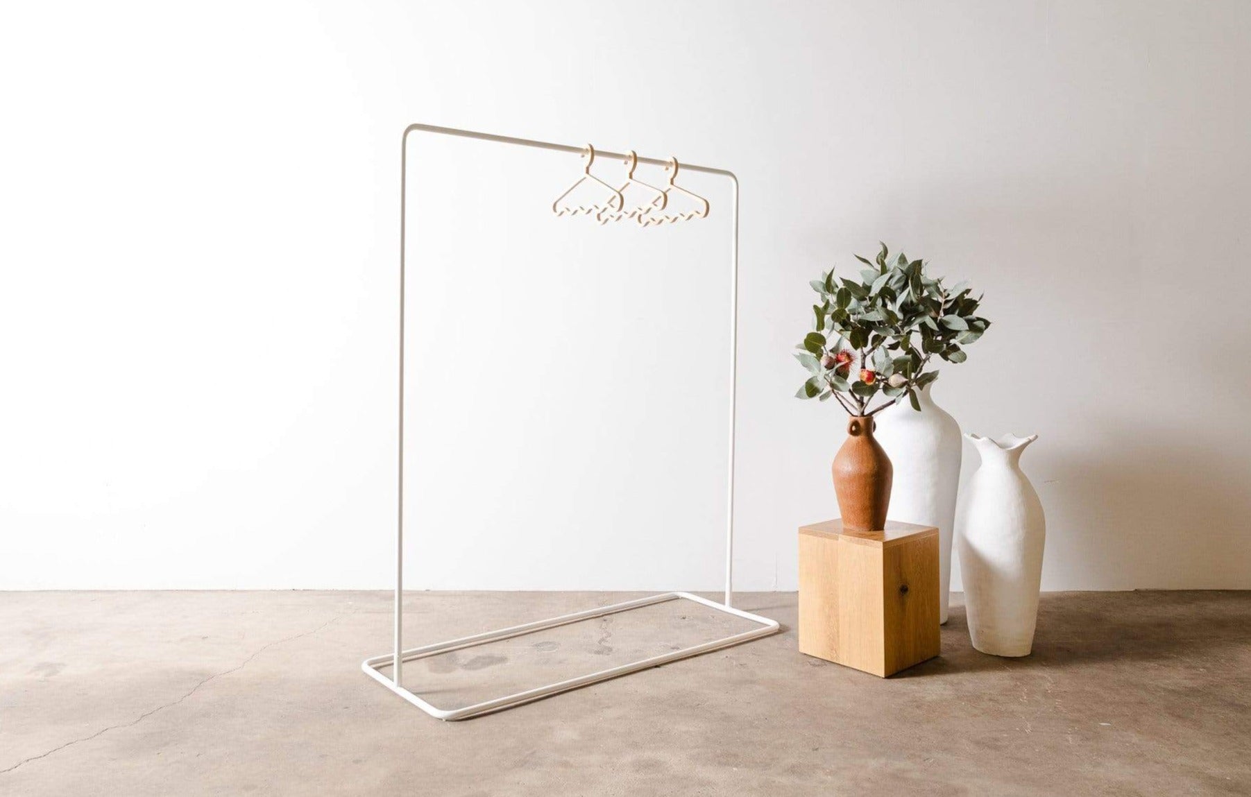 CURVED LINE Hanger