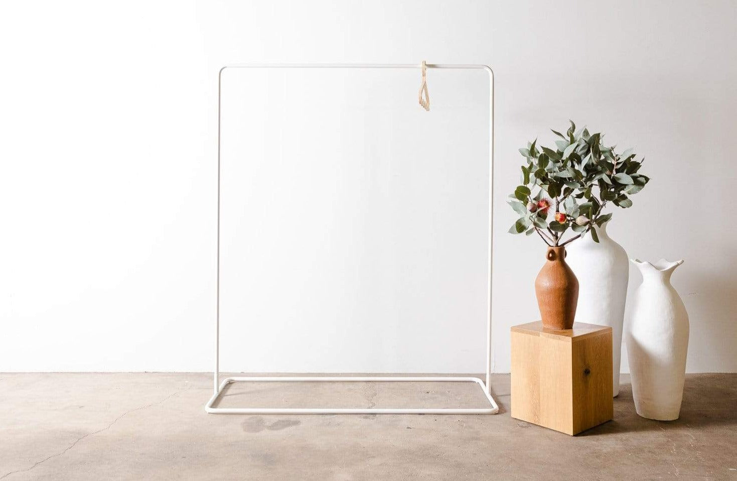 CURVED LINE Hanger