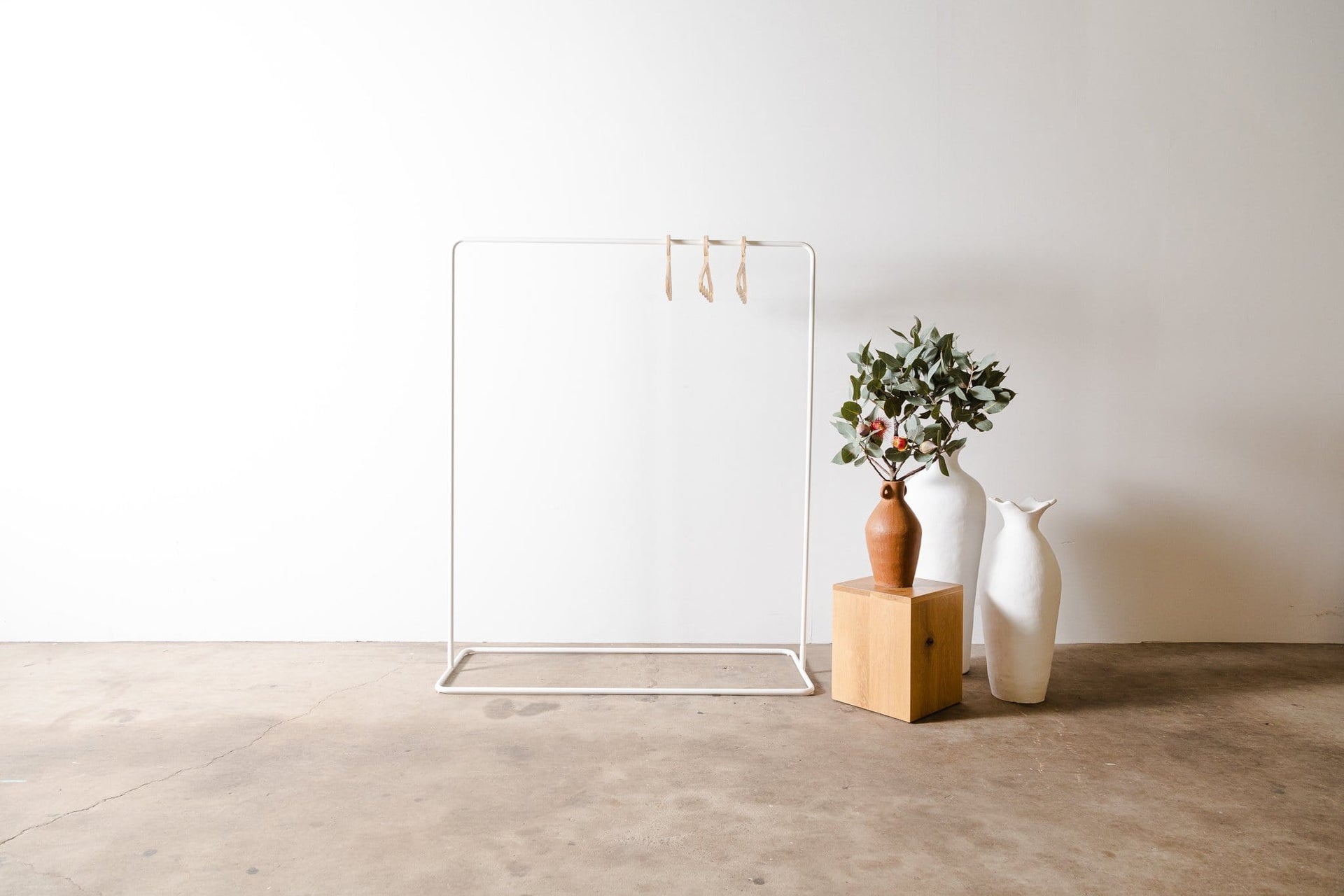 CURVED LINE Hanger