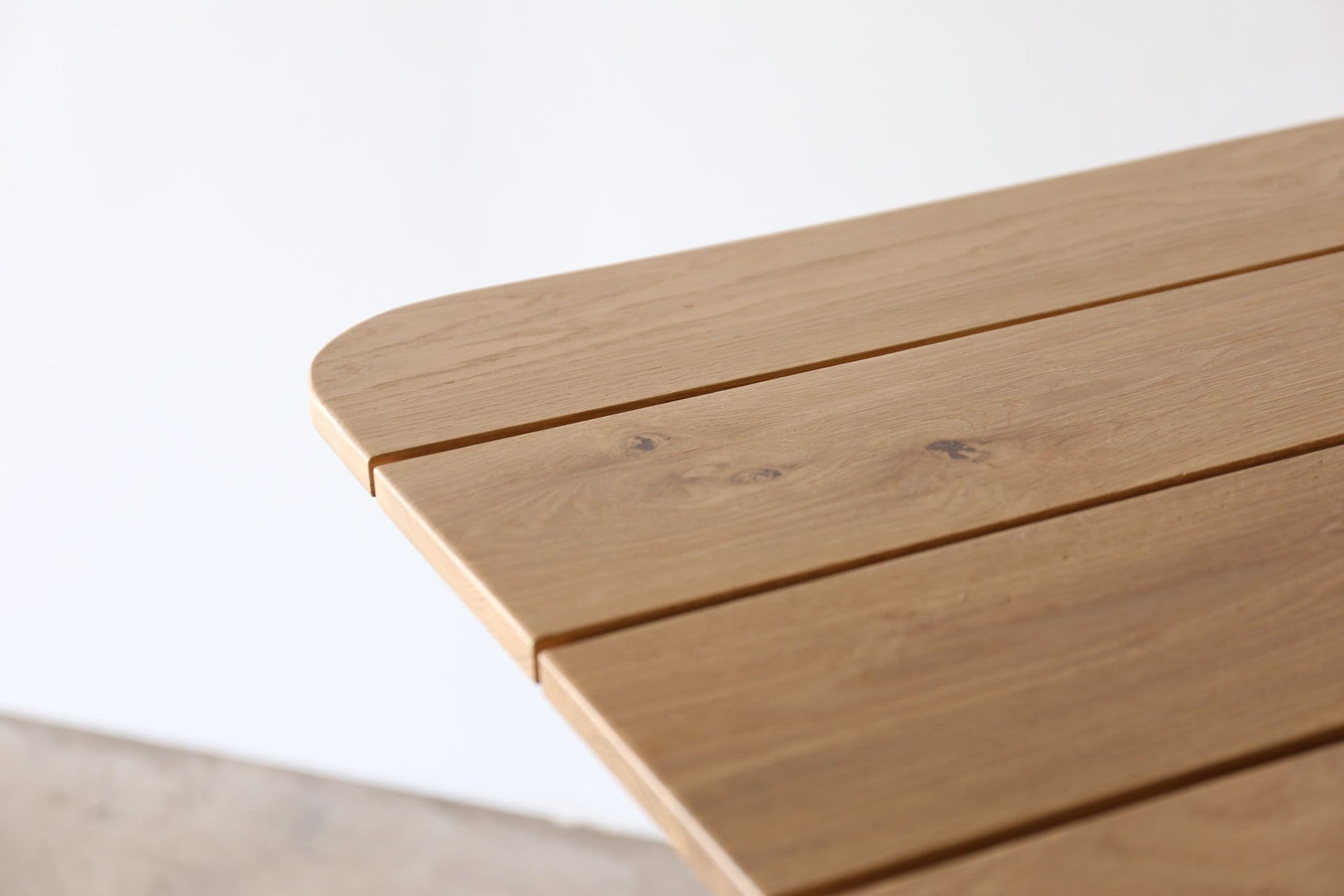 WITH A TWIST Bar Table