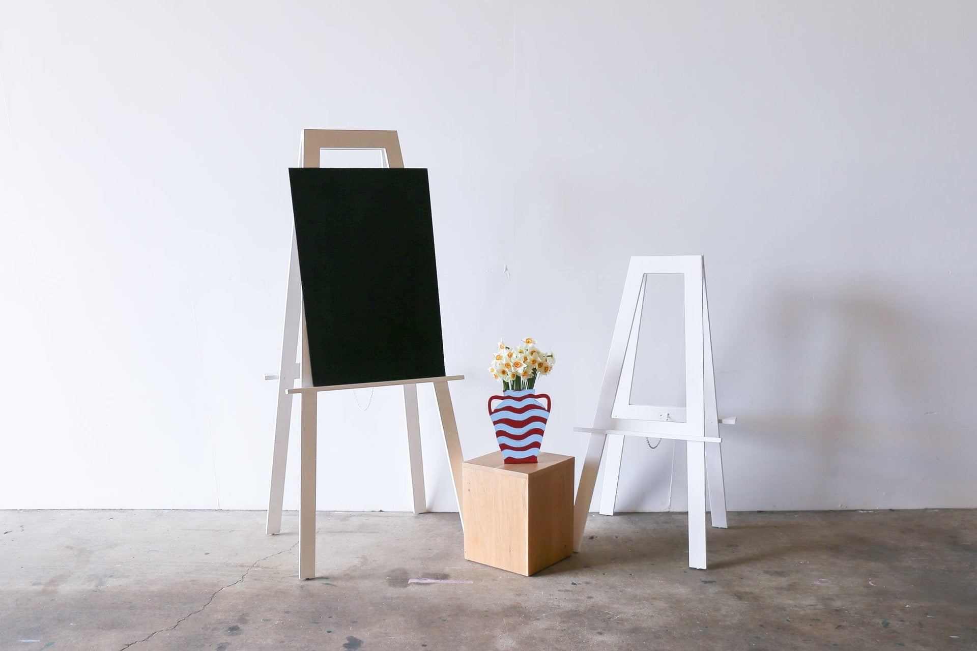 WHITE Easel Small