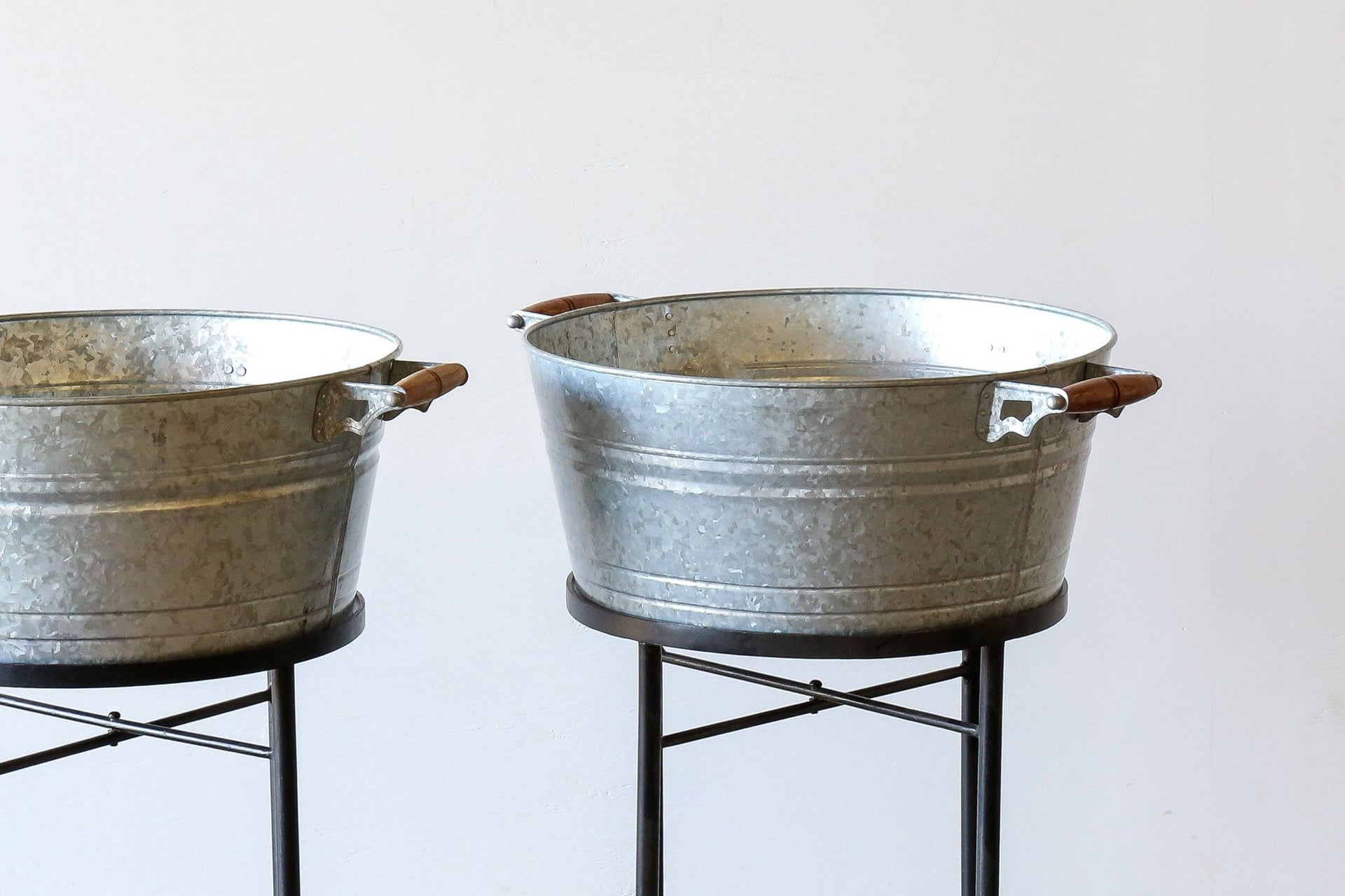 GALVANISED Drinks Tub WITH STAND